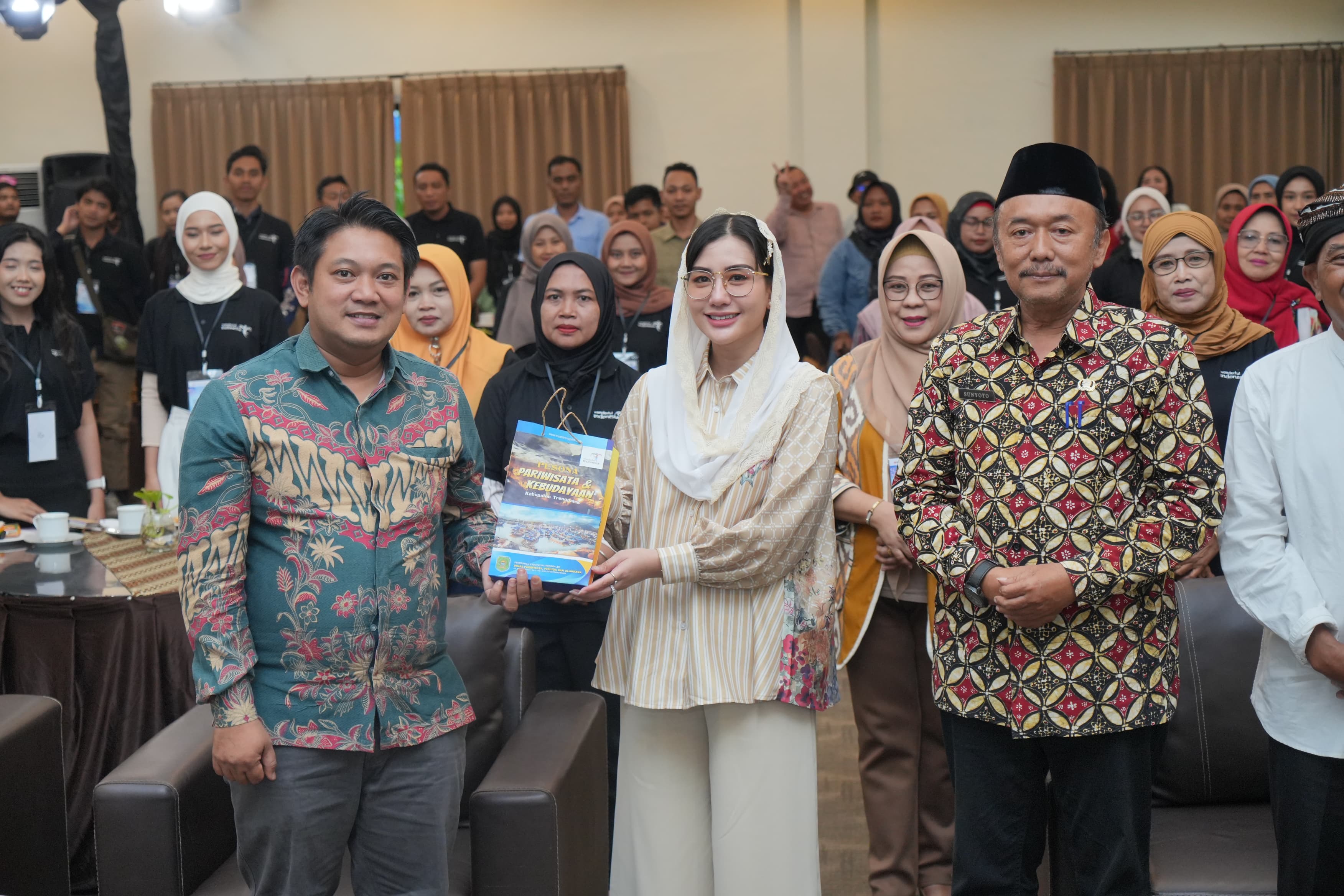 Gelar Bimtek Bersama Kementrian Pariwisata, Novita Hardini Dorong Wisata Budaya Trenggalek